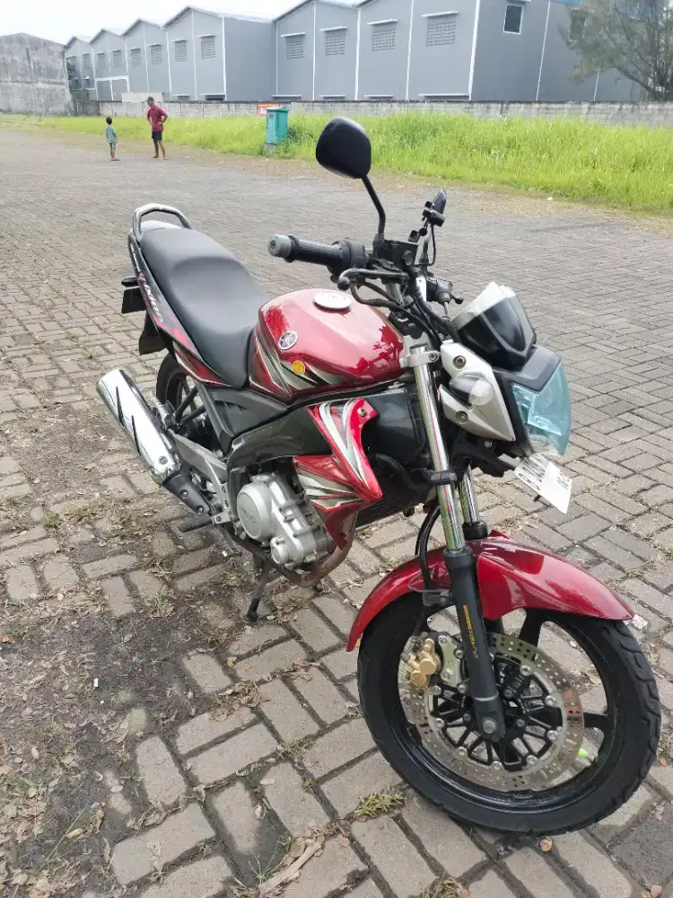Jual motor yamaha vixion old