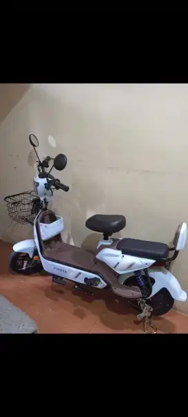 Sepeda Listrik merk Tomora kondisi gress jrng pakai