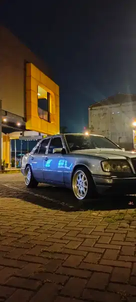 Mercedes Benz W124 E230 1991 Bensin