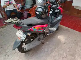 Yamaha X-Ride merah
