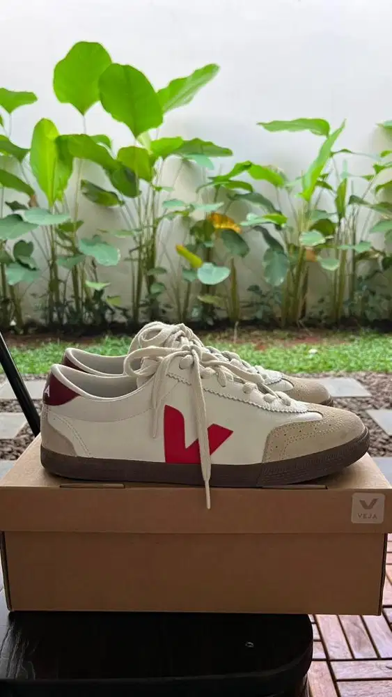 VEJA VOLLEY LEATHER