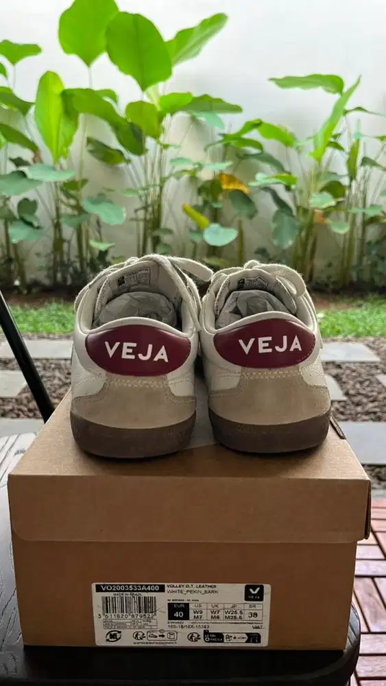 VEJA VOLLEY LEATHER