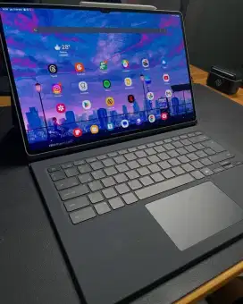 Samsung Galaxy Tab S10 Ultra include keyboard + pen