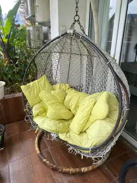 ￼Ayunan gantung rotan sintetis