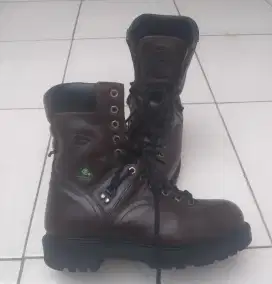 Sepatu JB.GOODHUE thinsulate insulation no.43 (ft 42 aman)
