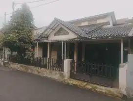 DIJUAL RUMAH SIAP HUNI DI MARGAHAYU RAYA, KOTA BANDUNG