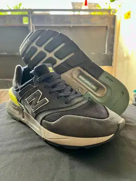 Sepatu New Balance 977S Blue