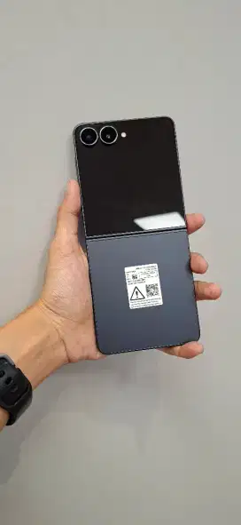 Samsung Z Flip 7 12/256 Garansi 2 tahun
