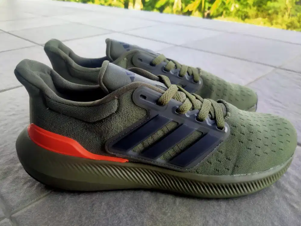 Adidas Ultraboost sz 42 minusan