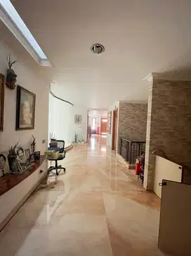Rumah 3 lantai Kemayoran furnished bagus siap pakai
