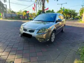 KIA Rio Pride SE 1.4 MT Tahun 2013 Abu Abu