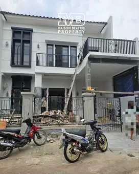DIJUAL RIMAH BARU TAHAP FINISHING, TAMAN CHRYSANT KENCANALOKA BSD