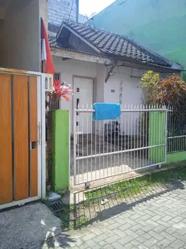 Disewakan Rumah dalam komplek dekat exit tol Malang singosari