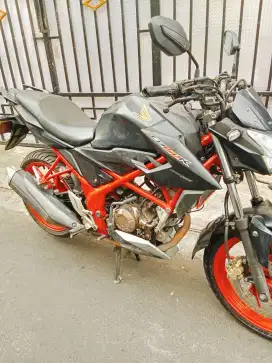 Cb 150 R 2017 NEW LED.Pajak hidup panjang,surat Lengkap.