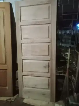 Pintu kamar panel blok 4