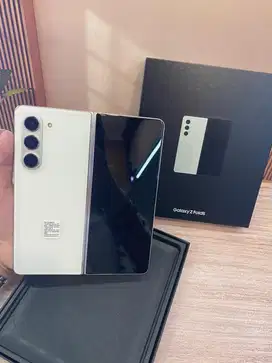Samsung Galaxy Z Fold 5 12/1TB Cream Sein Fullset