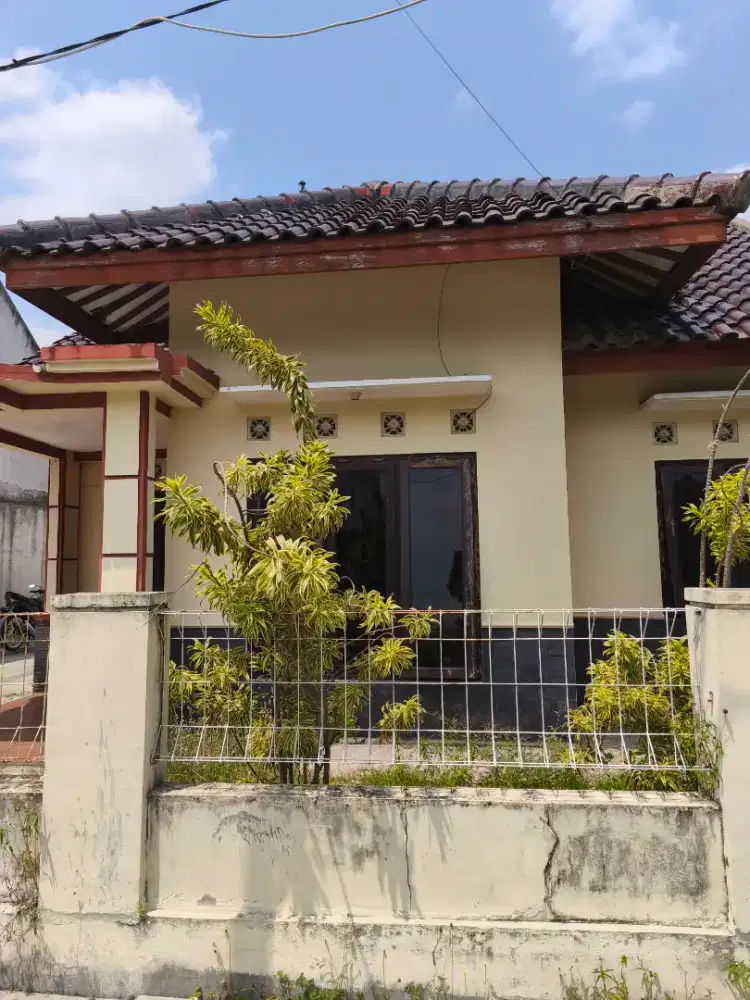 Dikontrakkan rumah hunian nyaman Perum UNY Gondang Legi