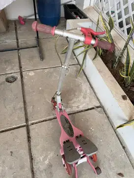 Skuter kaki pedal