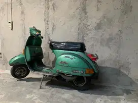 Vespa rare colour PS tv 1982