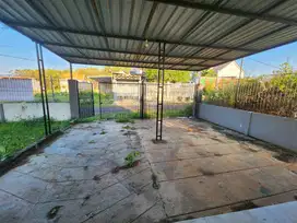 Rumah tenang dgn halaman luas