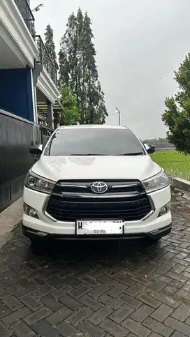 Toyota innova venturer diesel matic 2017