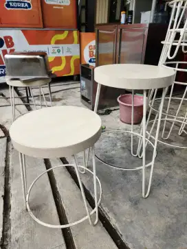 Kursi bekas cafe