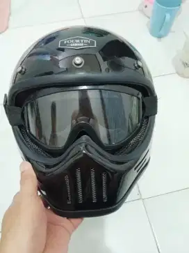 Fourtini helmet