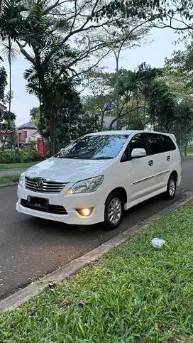 Innova V Luxury 2013 AT Good Condition