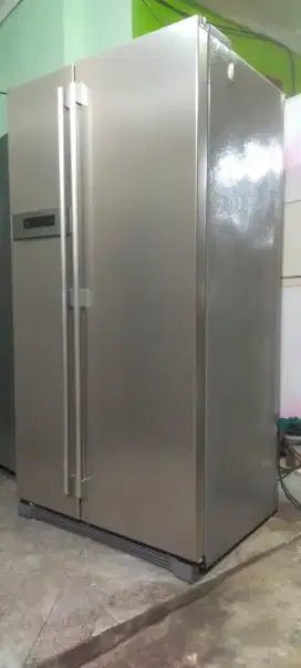 Kulkas Side by Side Elektrolux
