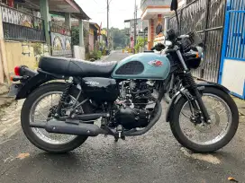 Motor kawasaki W175SE