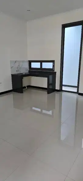 Di sewa rumah di tki 5 gardenvile 42 jt/ th