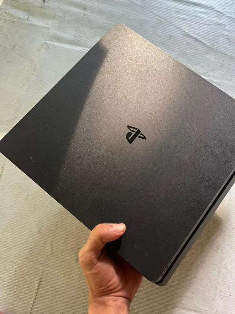 PS4 1tb ori bekas pemakaian normal