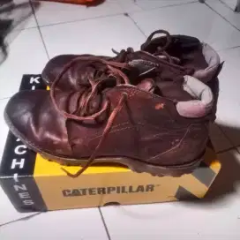 Di jual sepatu boots cat no 41