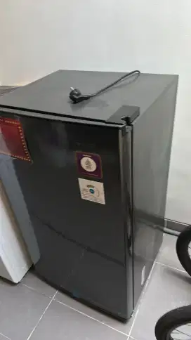 Kulkas sharp 1 pintu