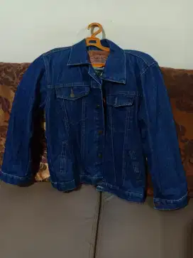 jaket jeans ukuran M