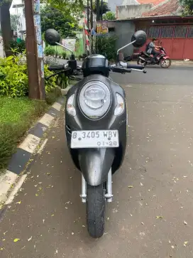 Honda scoopy KEYLES tahun 2022 pajak hidup km low