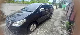 Toyota Kijang Innova Bensin Type V A/T Hitam