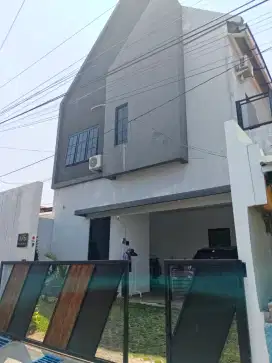 Dijual rumah mewah tengah kota semarang