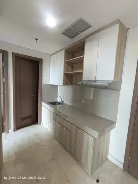 Disewakan 2BR Semi Furnished Apt. Puri Orchard lt. rendah View Pool