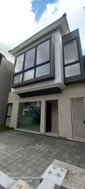 DIJUAL RUMAH  ALAM HIJAU CITRALAND Surabaya