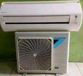 AC DAIKIN GREE DAN PANASONIK