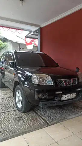 Dijual nisan Xtrail 2005 ST 2.500 CC Mulus buat yg hobby