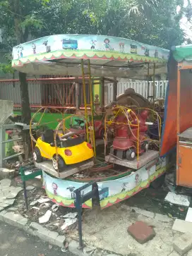 Odong2 mini kereta panggung