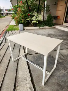 Meja cafe (meja only)