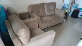 Sofa minimalis elegan super empuk