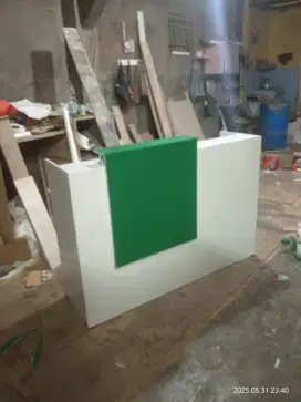 Meja kantor bisa request warna dan model