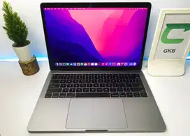 MacBook Pro Non Touchbar Suara surround mantap banget Layar Retina jer