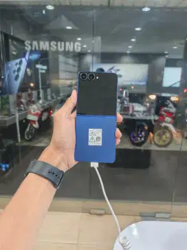 SAMSUNG Z FLIP 7