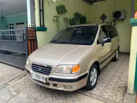 Dijual Hyundai Trajet 2.0 G Metic 2003