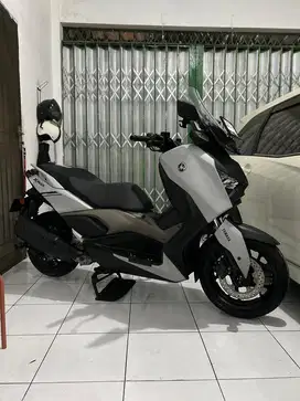 DIJUAL XMAX 2023 KM 8RB